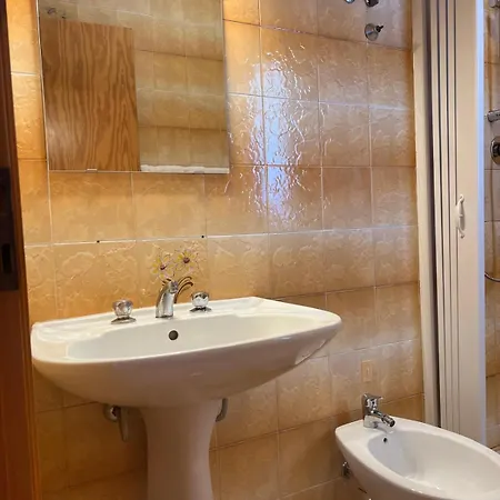 с видом на море и горы Apartment